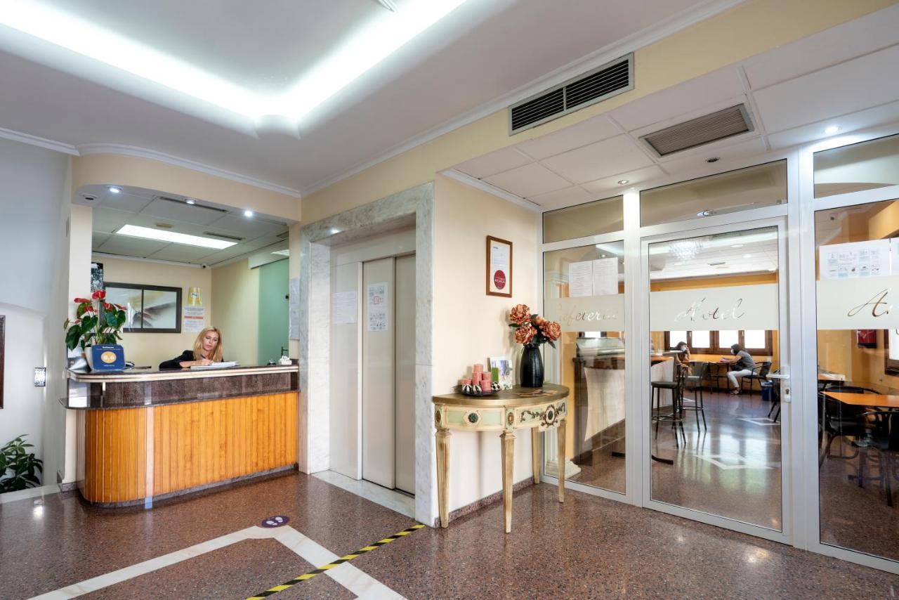 Hotel Anna 科森泰纳 外观 照片