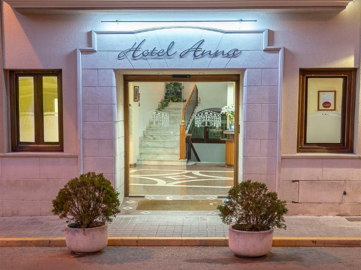 Hotel Anna 科森泰纳 外观 照片